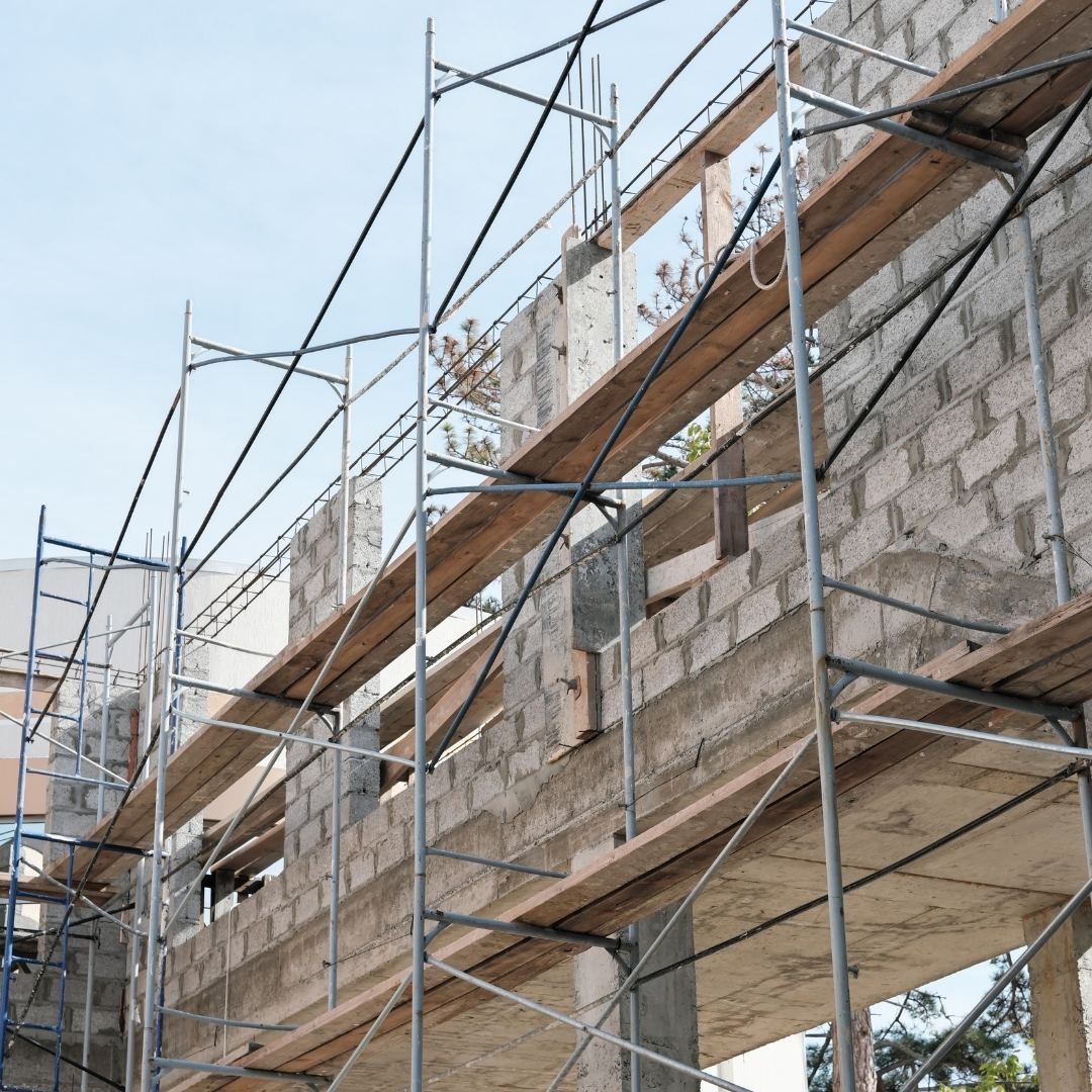 How to prevent injury when working on scaffolding